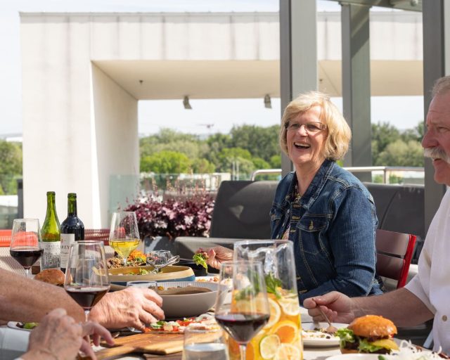Senior Living Resident Council Honors Thomas Cuisine for COVID-19 Response