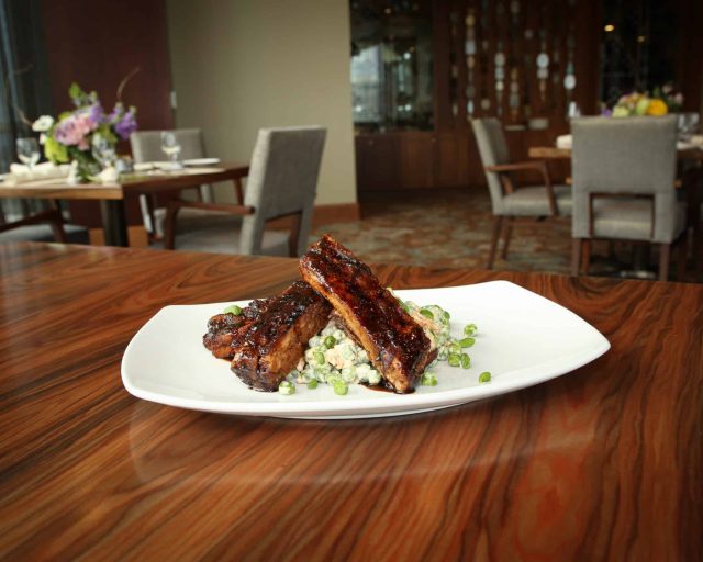 Branding Your Senior Living Dining with a Foodservice Company